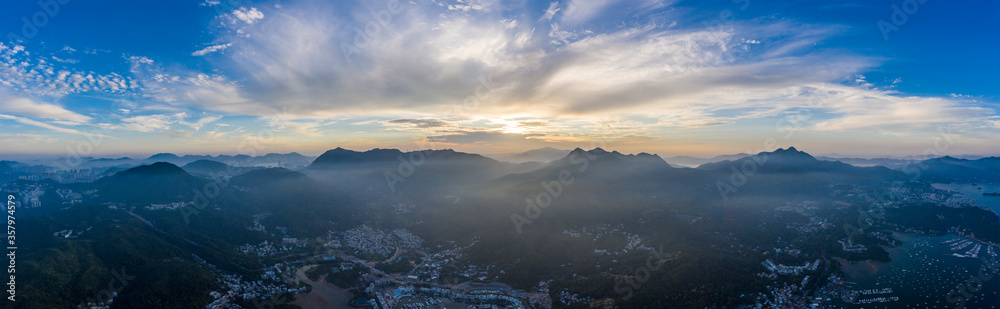 Fototapeta premium Beautiful Sunset in the mountains