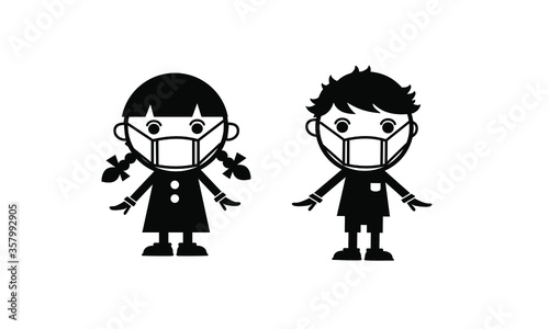 マスクをした小さな女の子と男の子（感染症対策、コロナ）