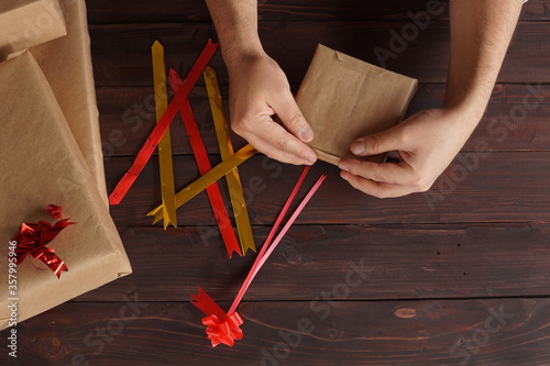 Wrapping gifts photo