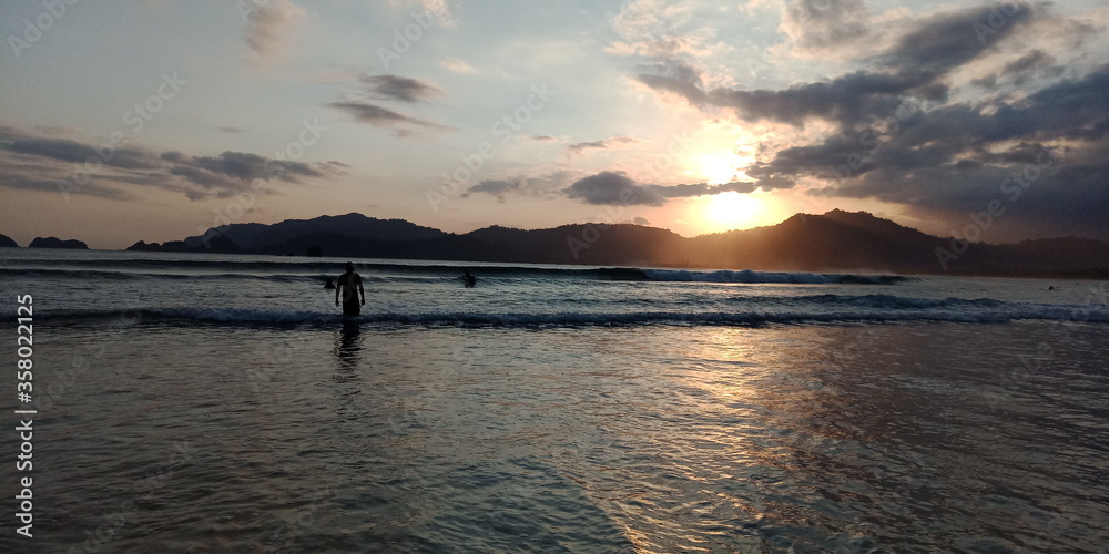 Obraz premium sunset over the sea