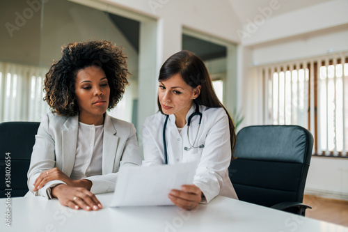 Obraz na plátne People, healthcare and medicine concept