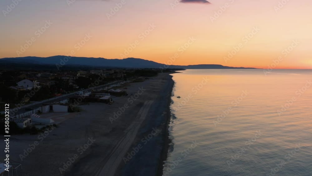 Panorama in Calabria del mare all'alba Panorama in Calabria del mare all'alba