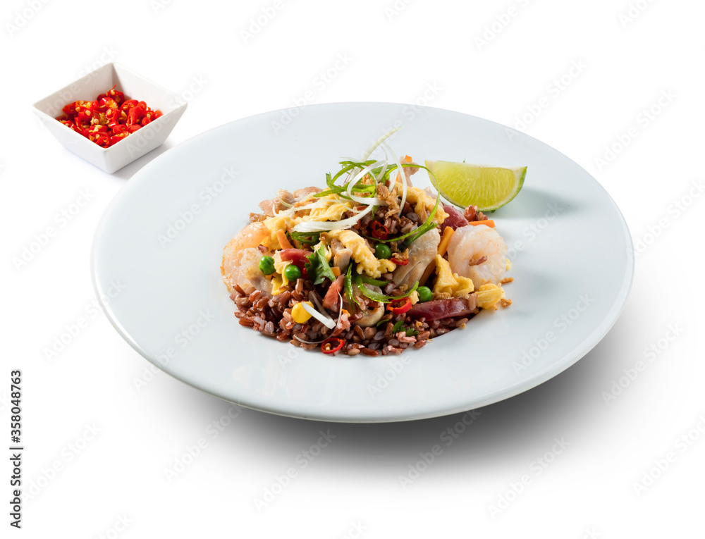 Ensalada de arroz con marisco, picante. Spicy seafood rice salad.