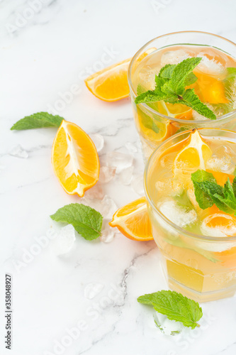 kombucha tea with lemon mint and ice.