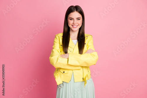 Portrait of her she nice-looking attractive lovely pretty charming lovable fashionable cheerful cheery brunet girl folded arms isolated over pink pastel color background