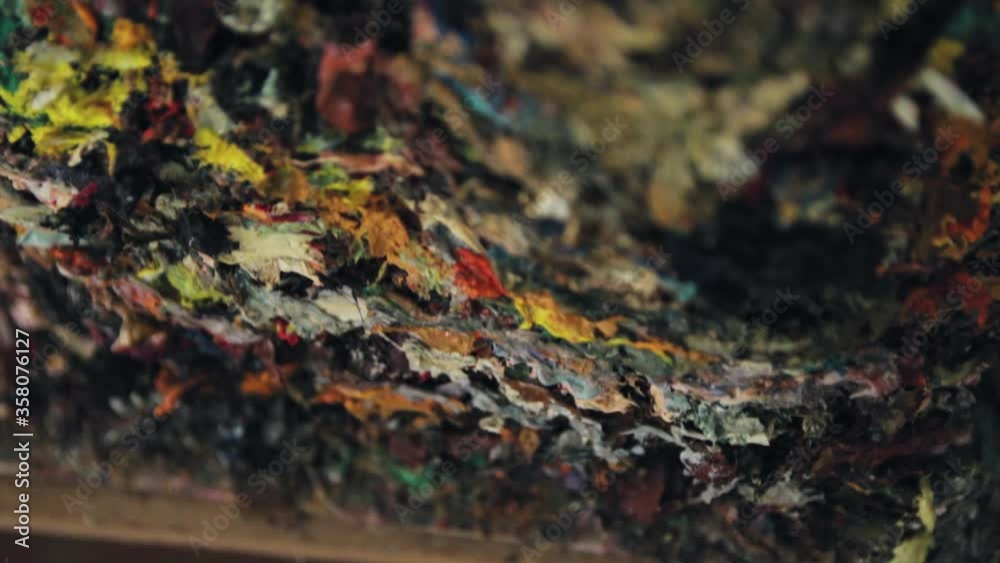 Used dried oil paints for painting. Used dried oil paints for painting.