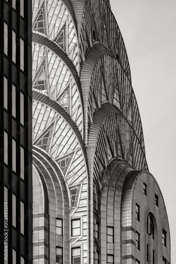 Foto Stock New York City, NY, USA - November 01, 2018: Stainless steel  detail of top of the Chrysler Building (Art Deco style - National Historic  Lanmark - architect William Van Alen)