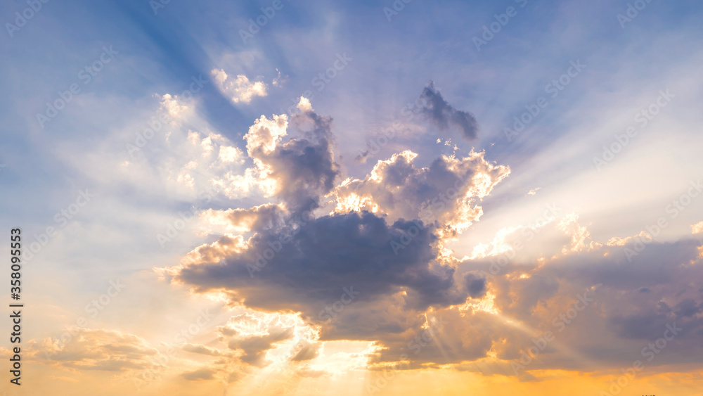Colorful sunset in the sky, clouds and sun rays. - obrazy, fototapety, plakaty 