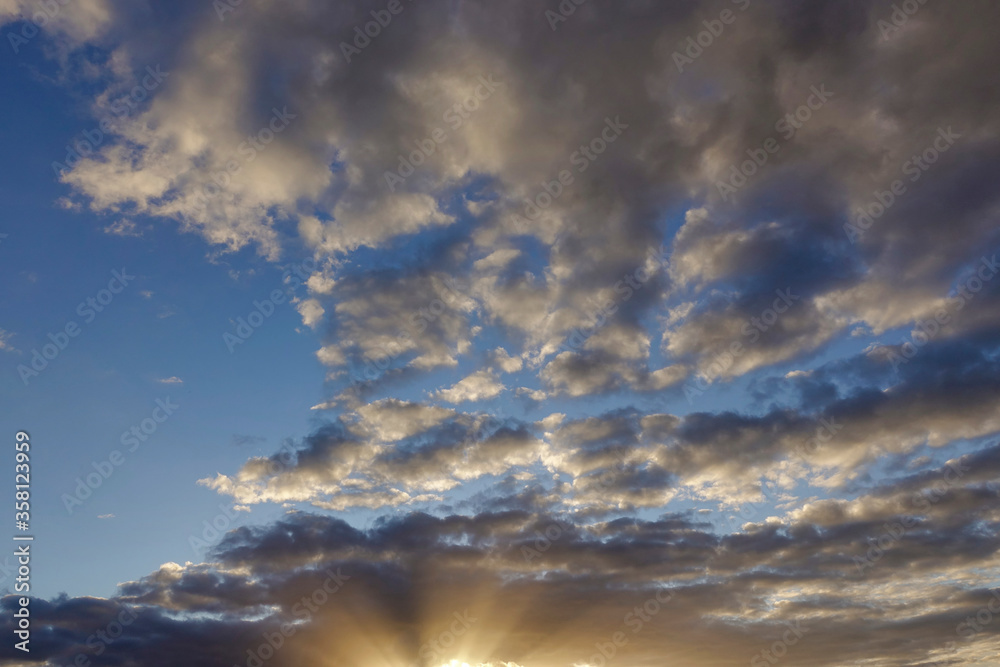 Fototapeta premium Beau ciel ennuagé