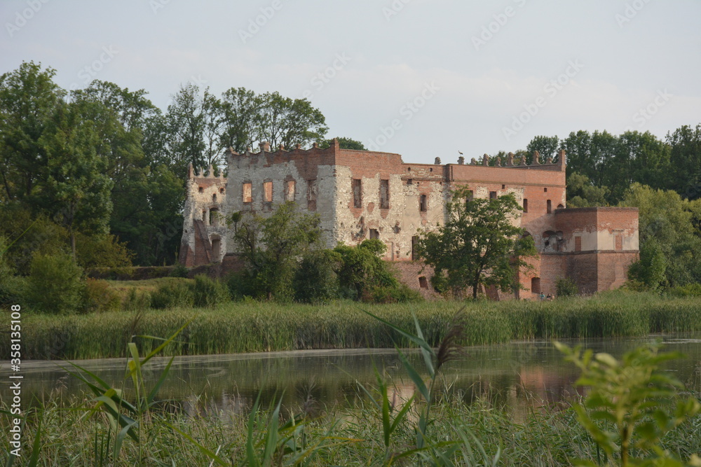 Ruiny zamku w Krupe woj. Lubelskie