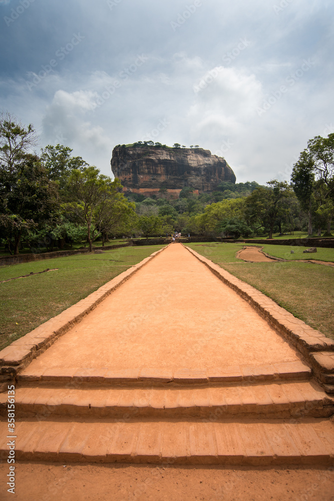 vu sur l'ancien temple de Sigirîya au nord de l'ile du Sri Lanka