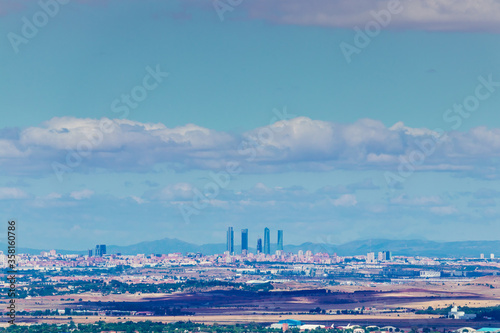vistas de Madrid desde el Ecce homo, visibles las 4 torres del real madrid