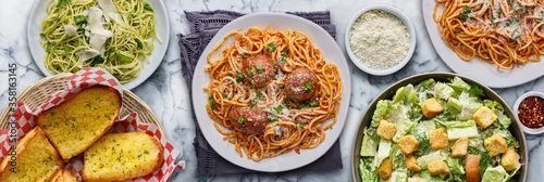 Obraz  z motywem italian pasta with spaghetti and meatballs