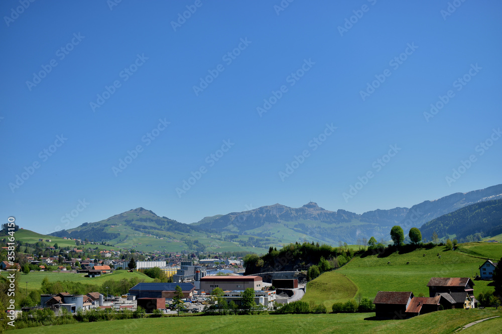 Bergpanorama aus dem Appenzellerland in der Schweiz 7.5.2020