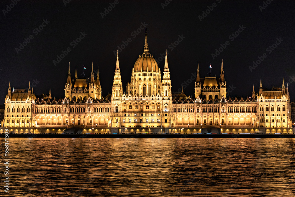 Budapest Parlaiment at night