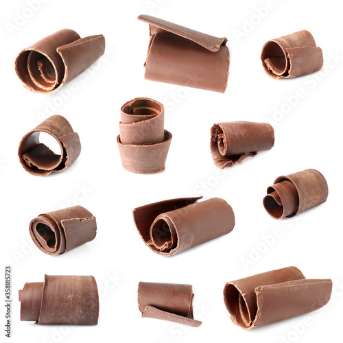 Εκτύπωση καμβά Set with yummy chocolate curls on white background