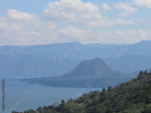 SAN PEDRO LA LAGUNA - LAGO ATITLAN - GUATEMALA © HECTOR