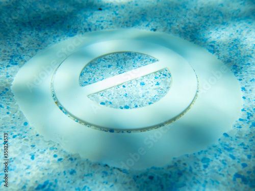 Closed up pool drain seal