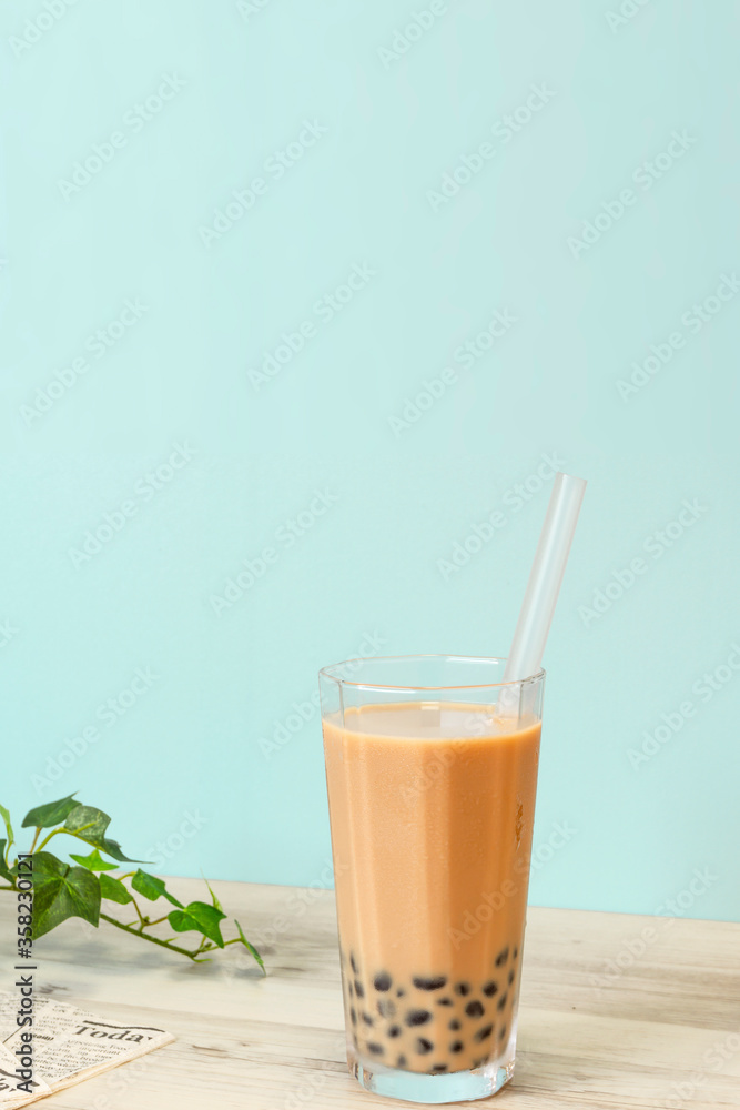 Tapioca drink. Brown. タピオカドリンク ブラウン Tapioca drink. Brown. タピオカドリンク ブラウン