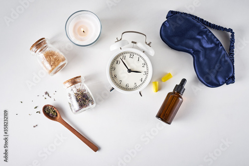 Bilde på lerret Herbal medicine for treat depression and insomnia concept
