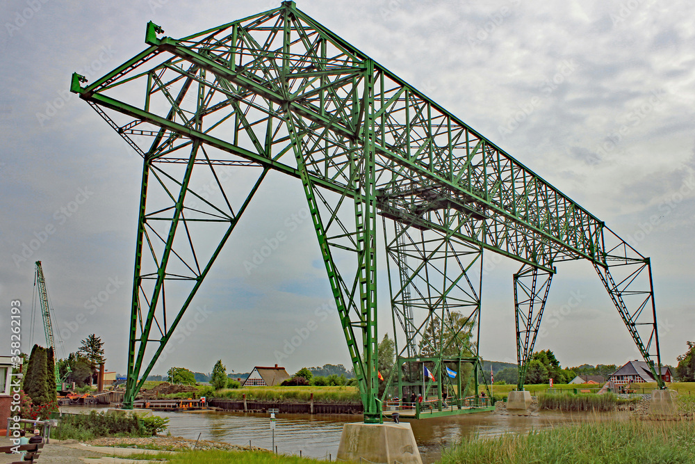 Historische Schwebefähre Osten-Hemmor (1909, Niedersaschsen) Historische Schwebefähre Osten-Hemmor (1909, Niedersaschsen)