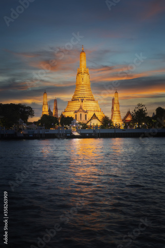 Wat Arun river view