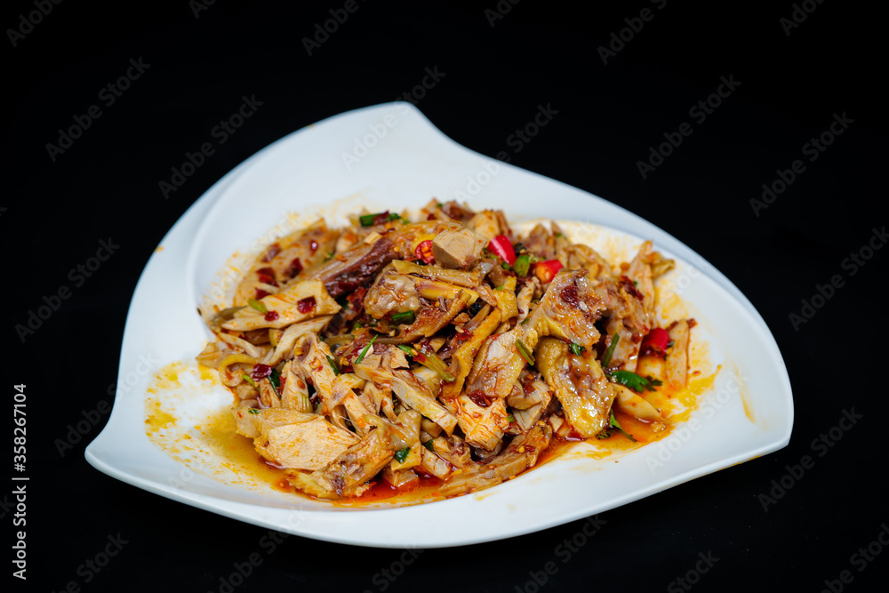 Shredded chicken with cold 