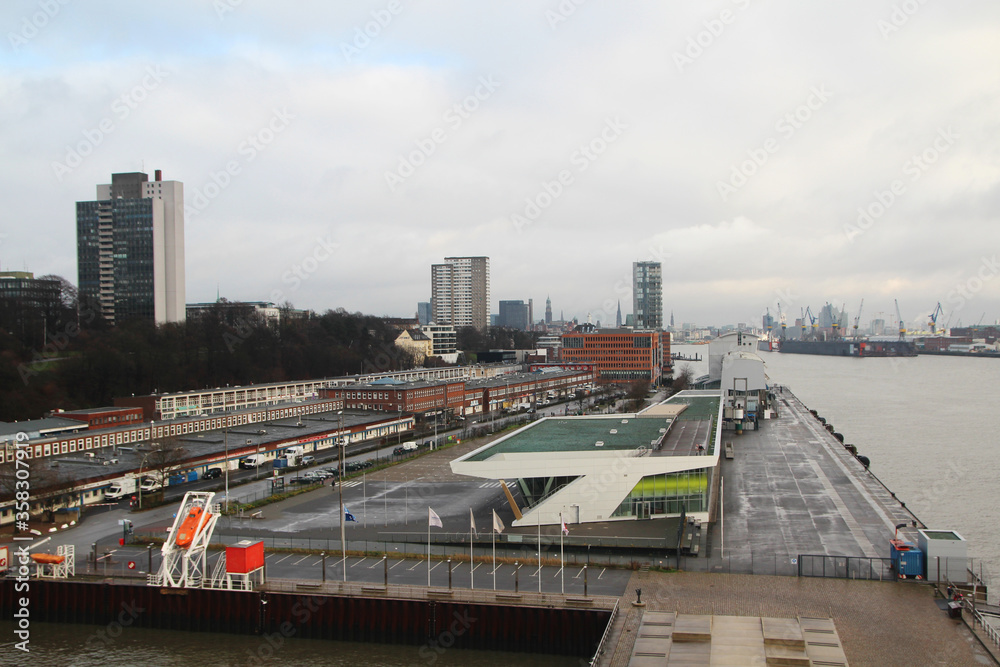 Fototapeta premium Embankment of the Elbe river in Hamburg, Germany