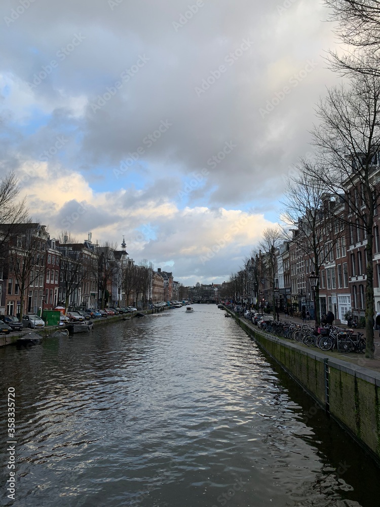 Fototapeta premium Beautiful canal in Amsterdam