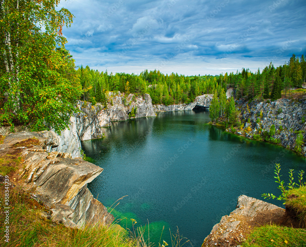 Fototapeta premium Marble canyon with water
