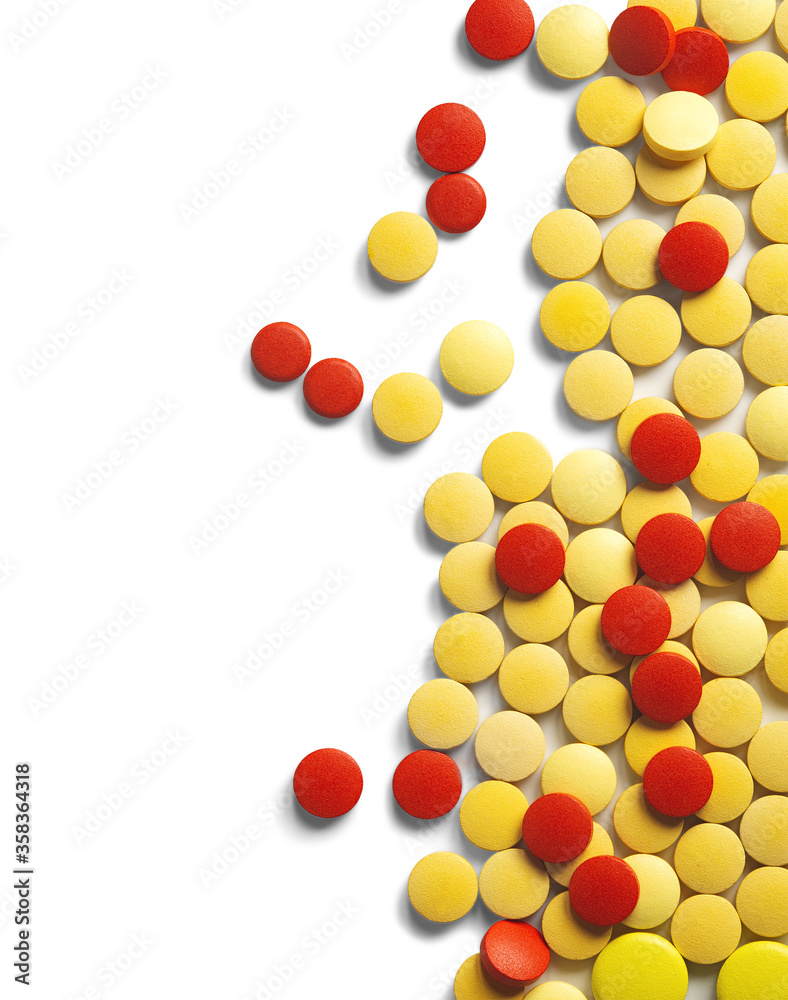 Obraz premium pile of medical pills on white background with place for text. Pattern for design.
