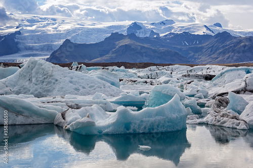 View of the famous glacier lagoon Jokulsarlon, below Vatnajokull.