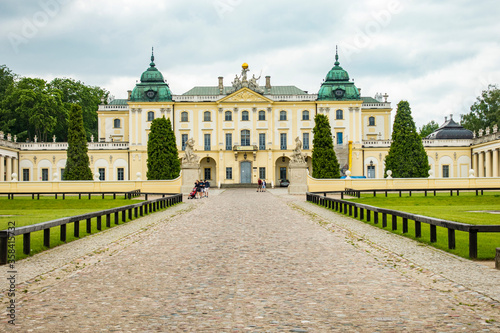 Białystok Podlasie pałac branickich zamek zabytek droga trawnik