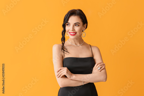 Beautiful young woman weari...