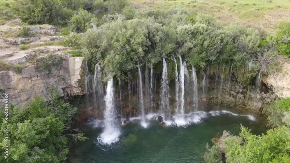 Cascada del Molino de San Pedro, El Vallecillo, Teruel Cascada del Molino de San Pedro, El Vallecillo, Teruel