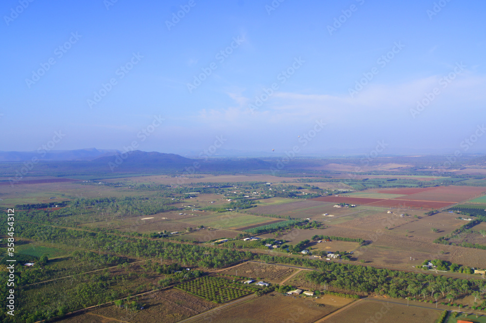 オーストラリア　ケアンズの大地　気球に乗って上空から撮影