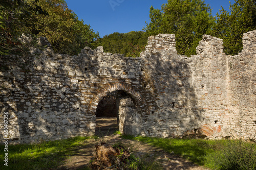 Fototapeta Naklejka Na Ścianę i Meble -  Ruins of the ancient roman city Butrint, Albania.