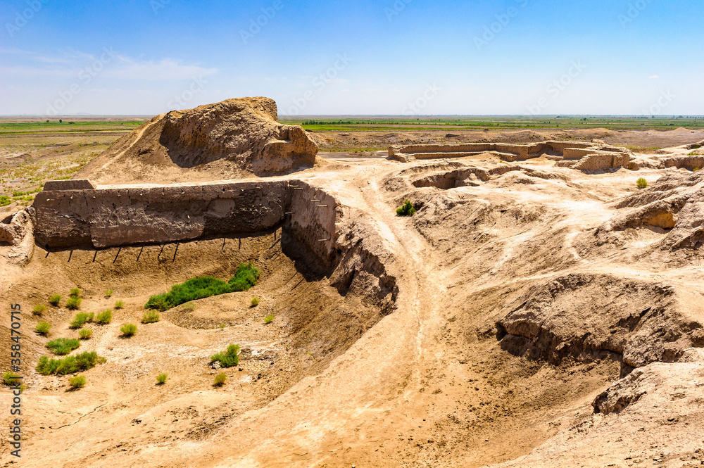 It's Khwarezm which was the center of the indigenous Khwarezmian civilization and a series of kingdoms. It's Khwarezm which was the center of the indigenous Khwarezmian civilization and a series of kingdoms.