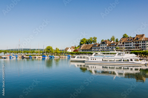 Rapperswil, Zürichsee, Schloss, Seeufer, Bühlerallee, Curtiplatz, Kapuzinerkloster, Hafen, Boote, Altstadt,  Schlossberg, Seerundfahrt, Rapperswil-Jona, Seedamm, Holzbrücke,  Somer, Schweiz photo