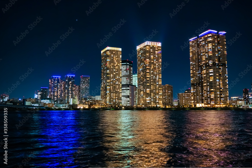 Obraz premium 東京 晴海の高層マンション群 夜景
