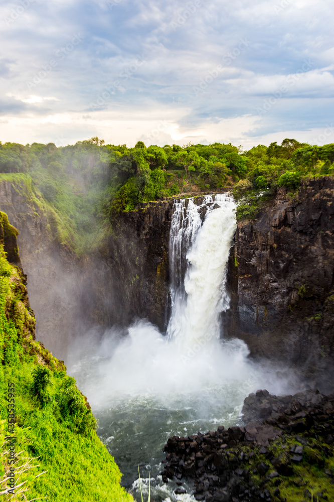 It's Amazing Victoria Falls, Zambezi River, Zimbabwe and Zambia It's Amazing Victoria Falls, Zambezi River, Zimbabwe and Zambia
