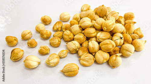 Best cardamom, Camphor, Clustered cardamom, Siam cardamom