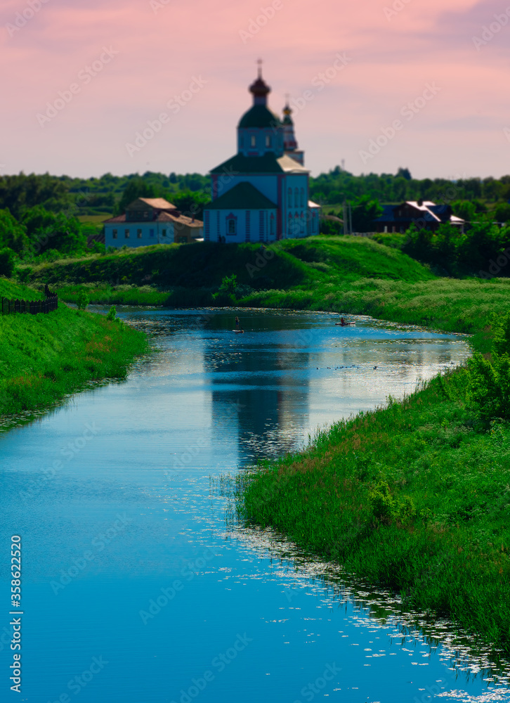 Obraz premium Golden domes of orthodox church background