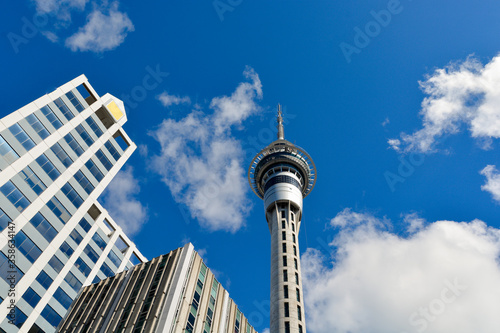 Neuseeland, Auckland, Auckland Skytower zur Mittagszeit