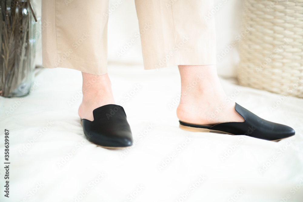 women's shoes on legs, fashionable style, beige color, mirror, instagram trends, at home or indoors, casual style women's shoes on legs, fashionable style, beige color, mirror, instagram trends, at home or indoors, casual style