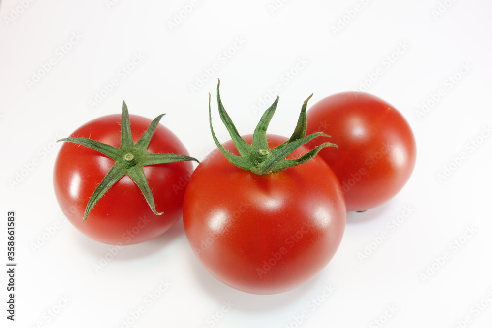 やや大きめのプチトマト　ミニトマト　ミディトマト　プチトマト　3個