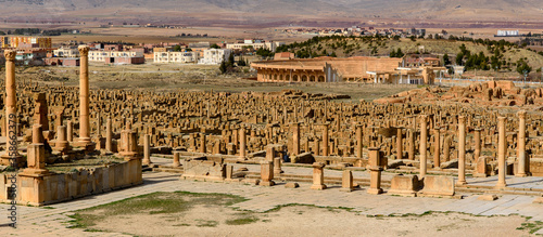 Fotografie, Obraz Panorama of Timgad, a Roman-Berber city in the Aures Mountains of Algeria