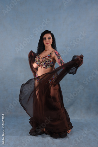 Image of an Eastern dancer in a drive photo