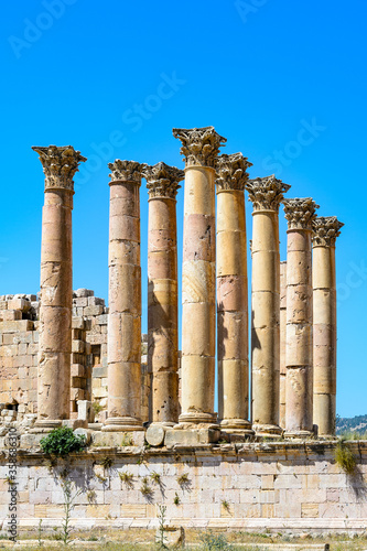 It's Artemis temple in Gerasa, Jerash.