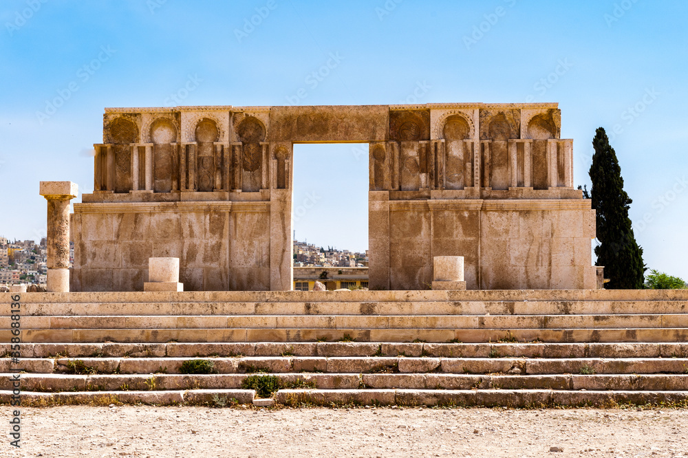 It's Ruins of the Amman Citadel complex (Jabal al-Qal'a), a national historic site at the center of downtown Amman, Jordan.